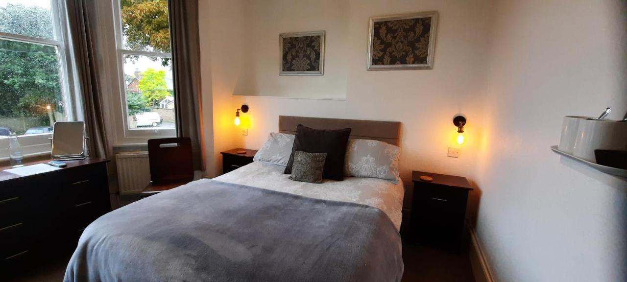 Colebrook Guest House Farnborough  Esterno foto