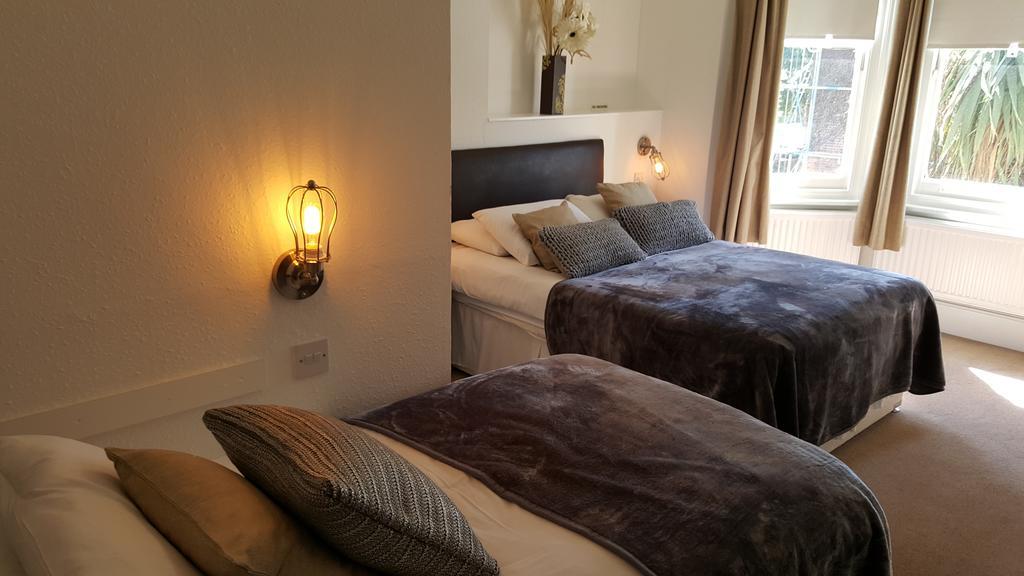 Colebrook Guest House Farnborough  Esterno foto