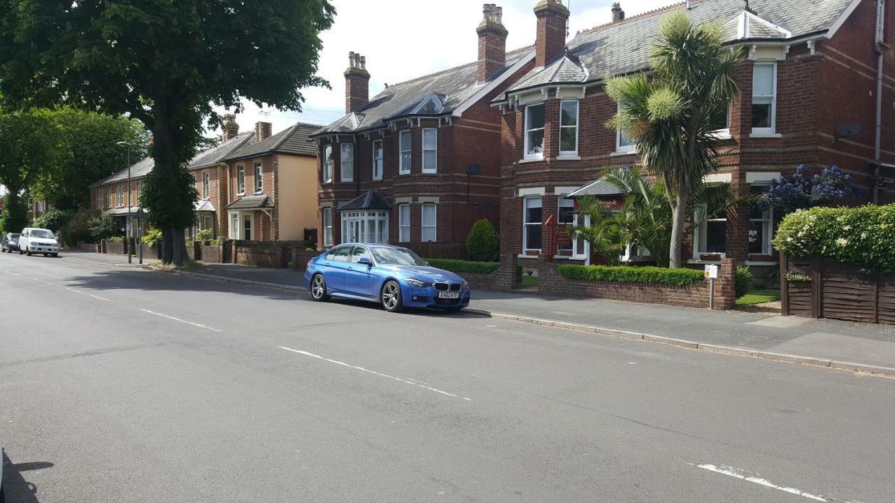 Colebrook Guest House Farnborough  Esterno foto